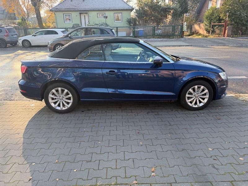 Gebraucht Audi A3 Cabriolet Ambiente 179 PS (131 kW) 2016 Blau Cabrio