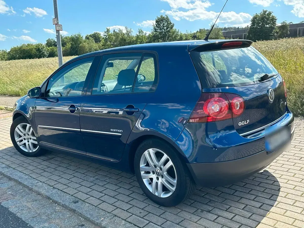 Gebraucht VW Golf VI 102 PS (75 kW) 2008 Blau Kleinwagen