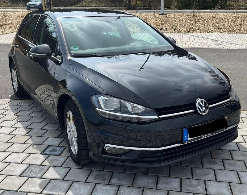 Schwarz Gebraucht 2018 VW Golf VII Join Limousine | 10.000 € (Superpreis) - Bild 1/4