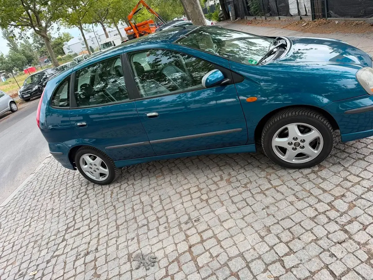 Gebraucht Nissan Almera 114 PS (83 kW) 2003 Blau Kleinwagen