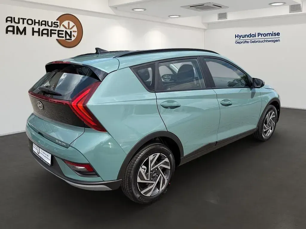 Neu Hyundai Bayon Trend 90 PS (66 kW) 2026 Grün SUV