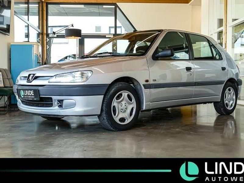 Silber/metalliclackierung mi Gebraucht 1997 Peugeot 306 Limousine | 1.490 € (Fairer Preis) - Bild 1/4