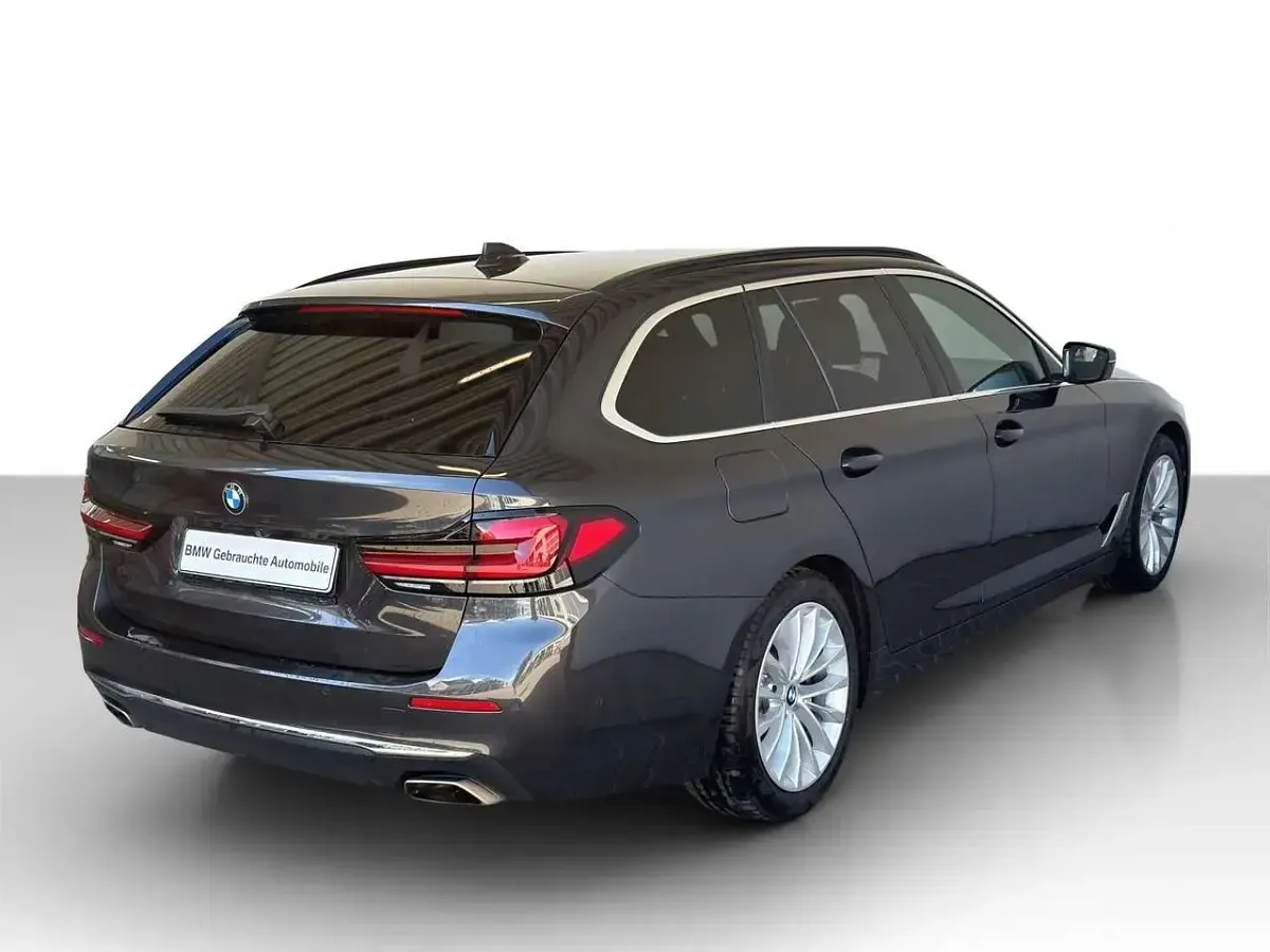 Gebraucht BMW 540 Luxury Line 340 PS (250 kW) 2023 Sophistograu met. Kombi