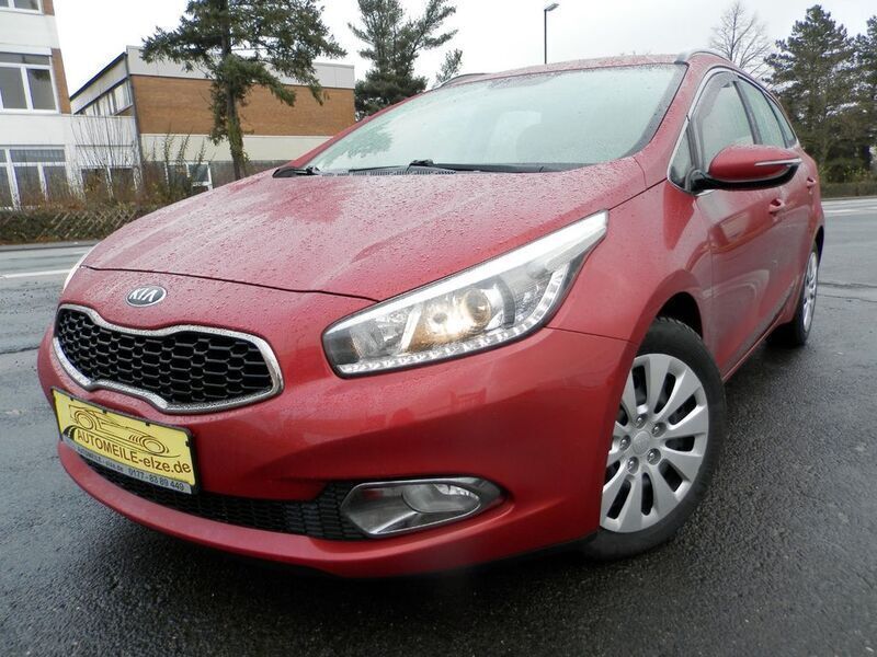 Rot Gebraucht 2012 Kia Ceed Sportswagon Kombi | 6.490 € (Guter Preis) - Bild 1/4