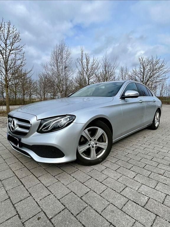 Gebraucht Mercedes E220 Avantgarde 194 PS (142 kW) 2016 Grau Limousine