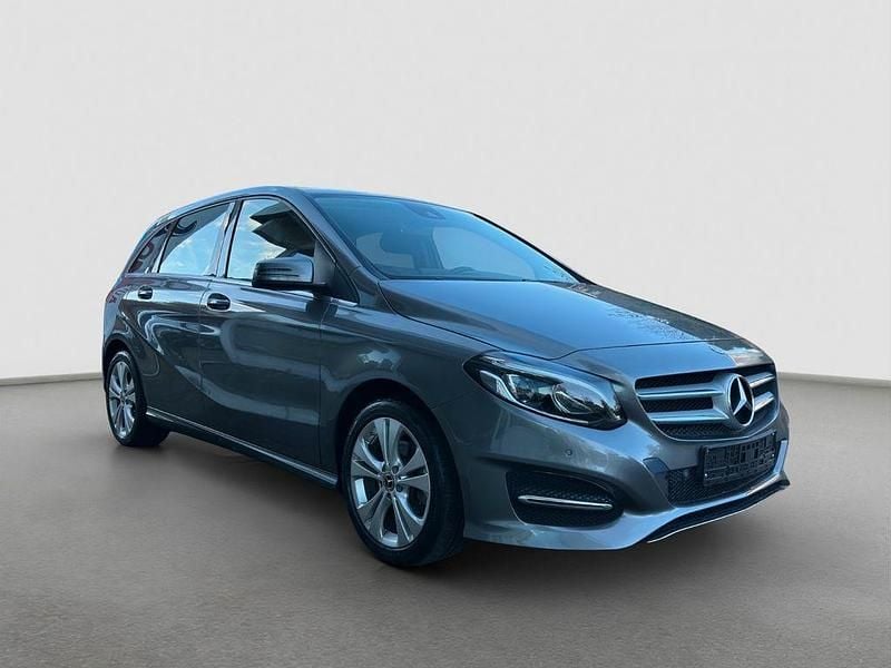 Gebraucht Mercedes B220 Style 184 PS (135 kW) 2018 Grau Van / Kleinbus