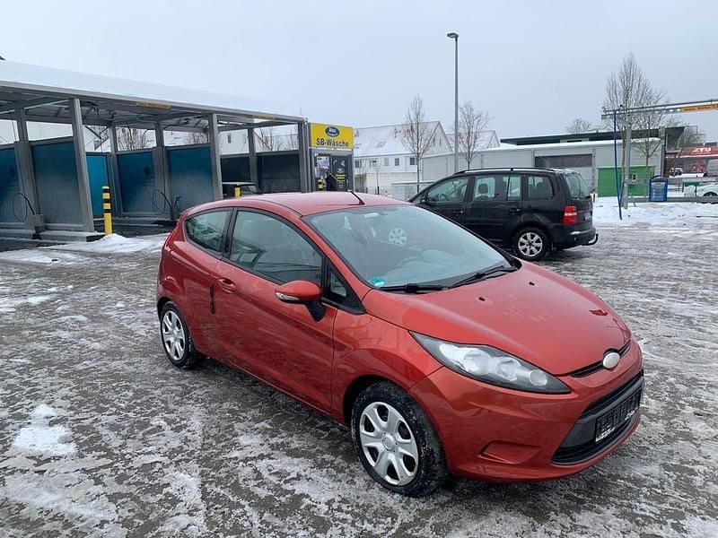 Rot Gebraucht 2009 Ford Fiesta Kleinwagen | 1.200 € (Fairer Preis) - Bild 1/4