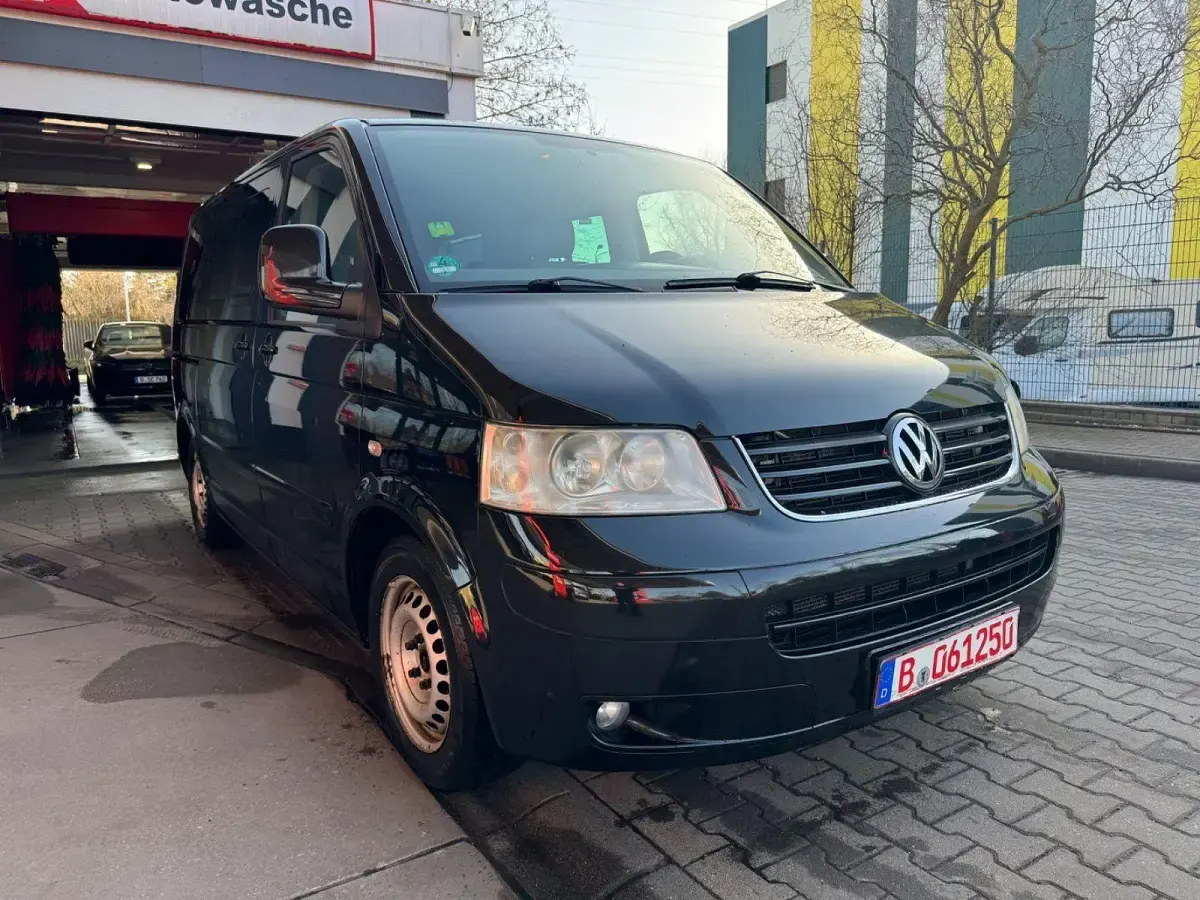 Gebraucht VW Multivan Highline 174 PS (127 kW) 2008 Schwarz Van / Kleinbus