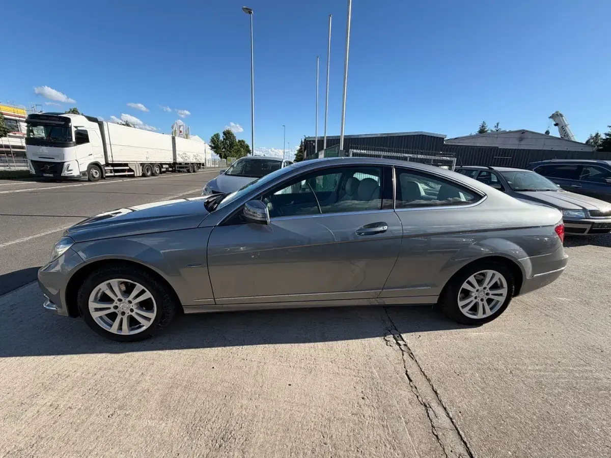 Gebraucht Mercedes C180 156 PS (114 kW) 2012 Grau Coupé