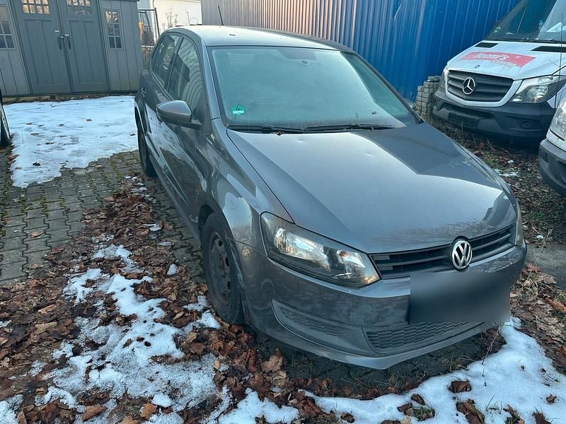 Grau Gebraucht 2010 VW Polo Limousine | 1.990 € (Superpreis) - Bild 1/4