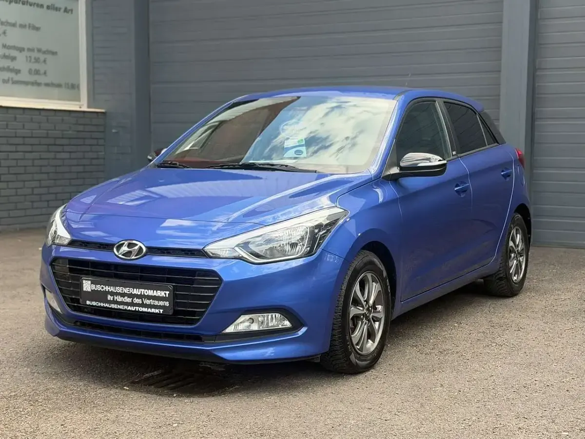 Gebraucht Hyundai i20 Passion 84 PS (61 kW) 2018 Champion blue / met Kleinwagen