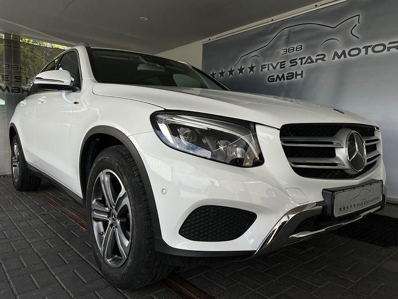 Weiß Gebraucht 2017 Mercedes GLC220 SUV | 23.880 € (Guter Preis) - Bild 1/4