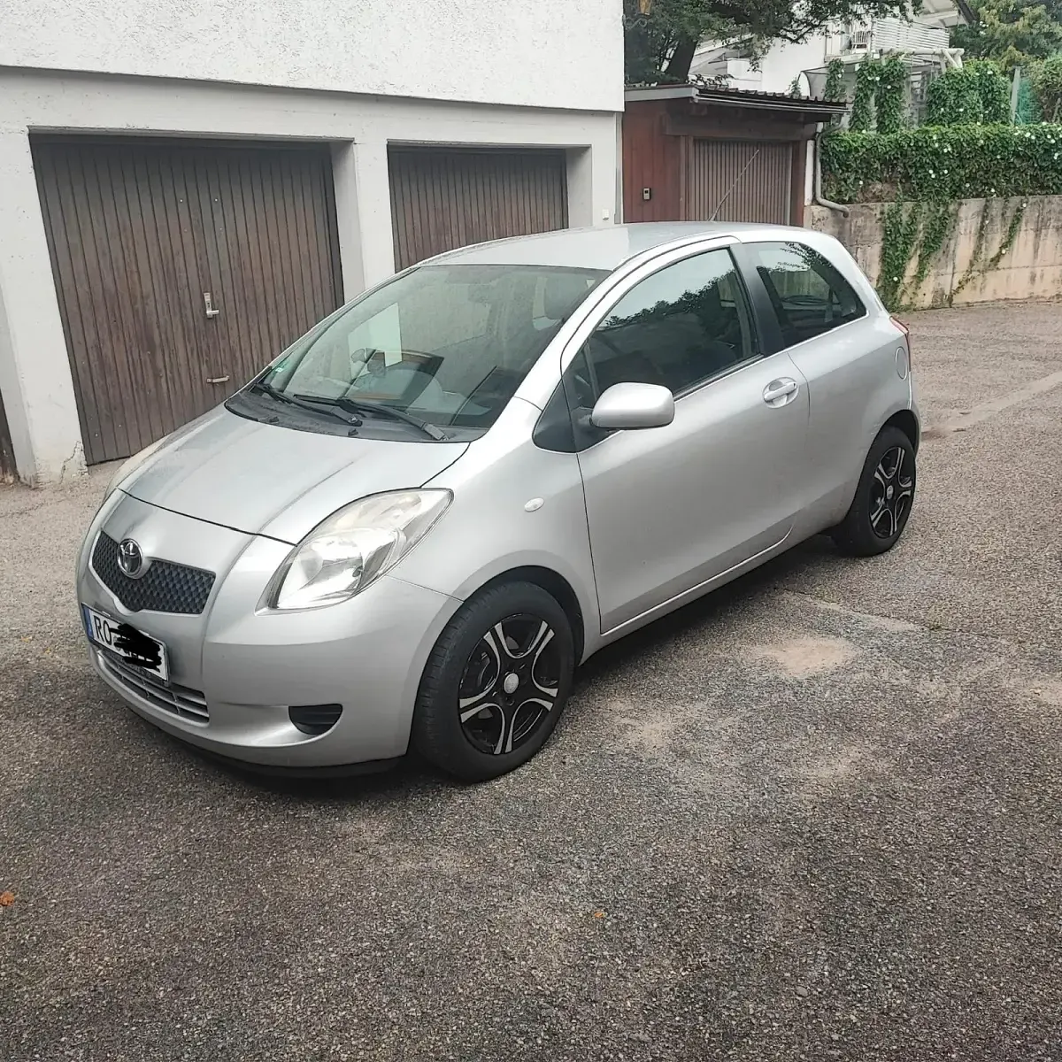 Gebraucht Toyota Yaris 64 PS (47 kW) 2005 Silber Kleinwagen