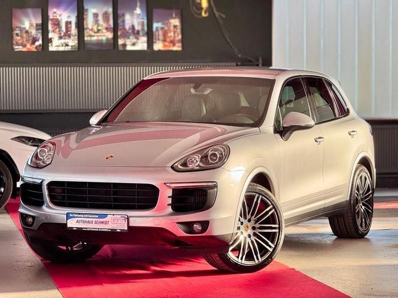 Silber Gebraucht 2016 Porsche Cayenne Platinum Edition SUV | 34.900 € (Fairer Preis) - Bild 1/4