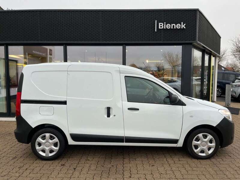 Weiß Gebraucht 2021 Dacia Dokker Express Essentiel Van | 12.950 € (Fairer Preis) - Bild 1/4
