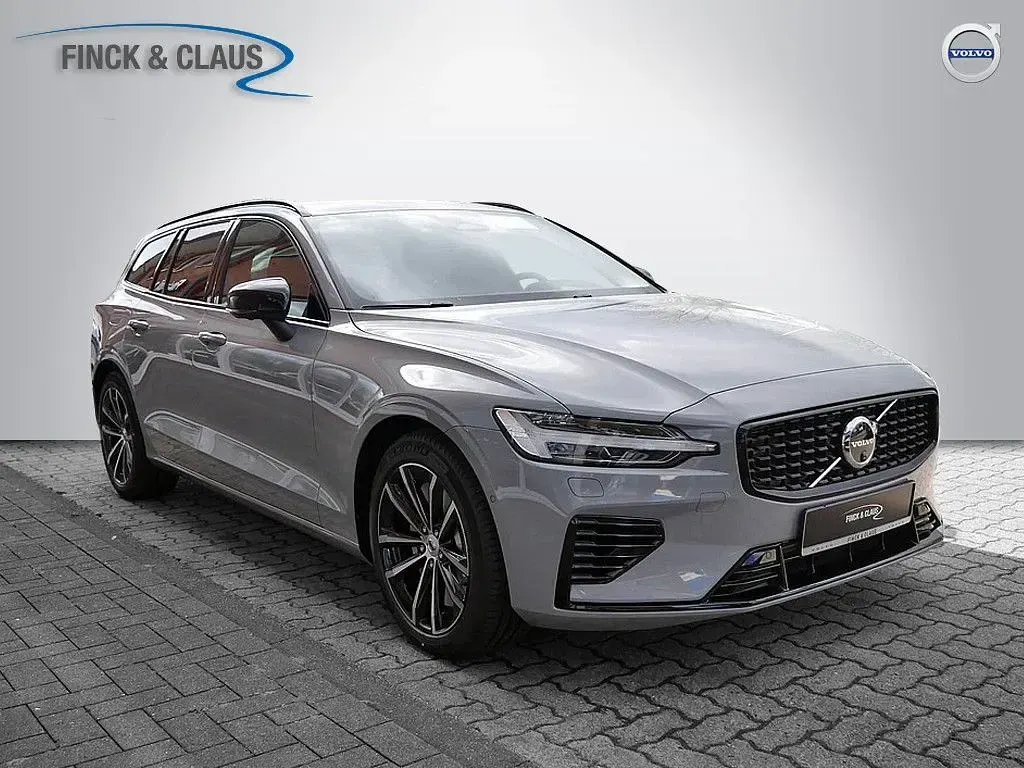 Neu Volvo V60 Plus 349 PS (256 kW) 2026 Grau Kombi