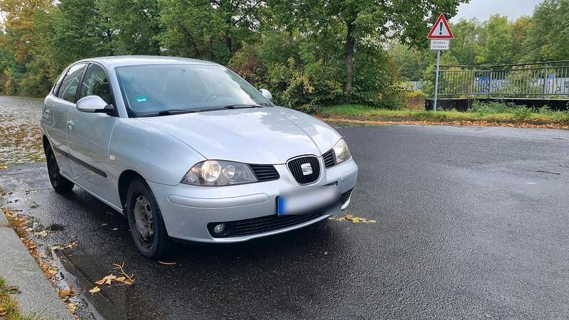 Silber Gebraucht 2004 Seat Ibiza Kleinwagen | 1.000 € (Guter Preis) - Bild 1/4