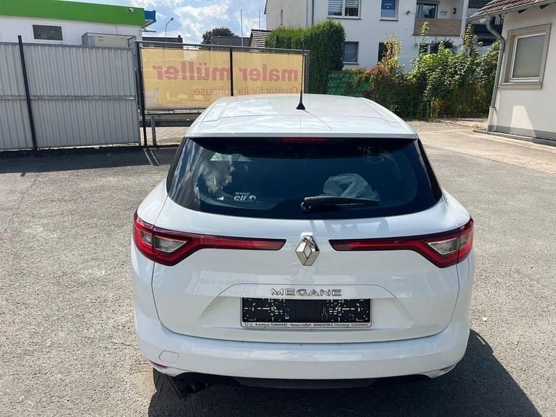 Gebraucht Renault Mégane IV Life 101 PS (74 kW) 2017 Weiß Limousine
