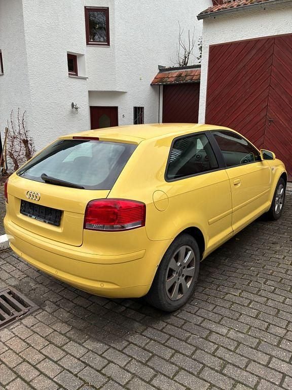 Gebraucht Audi A3 Ambiente 140 PS (102 kW) 2006 Gelb Kleinwagen