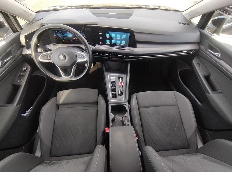 Gebraucht VW Golf VII Style 150 PS (110 kW) 2021 Deep black perleffekt Kleinwagen