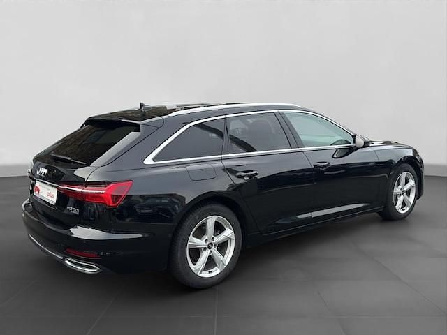 Gebraucht Audi A6 Ambiente 204 PS (150 kW) 2022 Mythosschwarz metallic Kombi