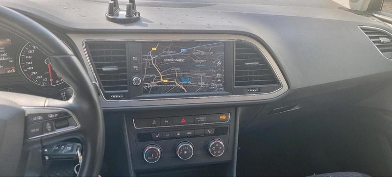 Second-hand Seat Leon 116 CP (85 kW) 2018 Negru Berlinǎ