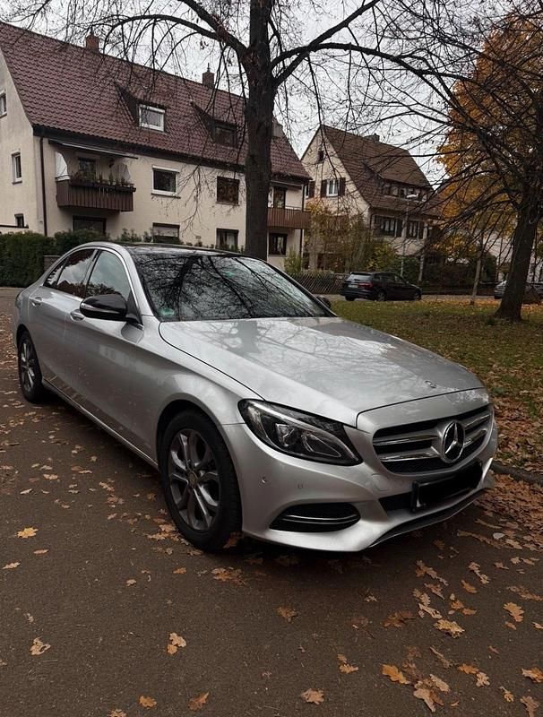 Grau Gebraucht 2015 Mercedes C220 Limousine | 11.800 € (Fairer Preis) - Bild 1/4