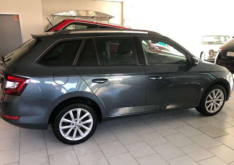 Gebraucht Skoda Fabia Style 110 PS (80 kW) 2020 (grau metallic) Kleinwagen