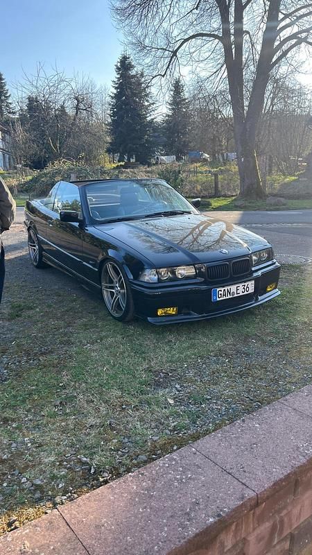 Gebraucht BMW 320 Cabriolet 150 PS (110 kW) 1995 Schwarz Cabrio