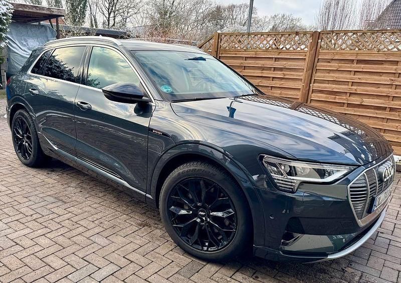 Gebraucht Audi e-tron Advanced 300 kW (408 PS) 2022 Schwarz SUV