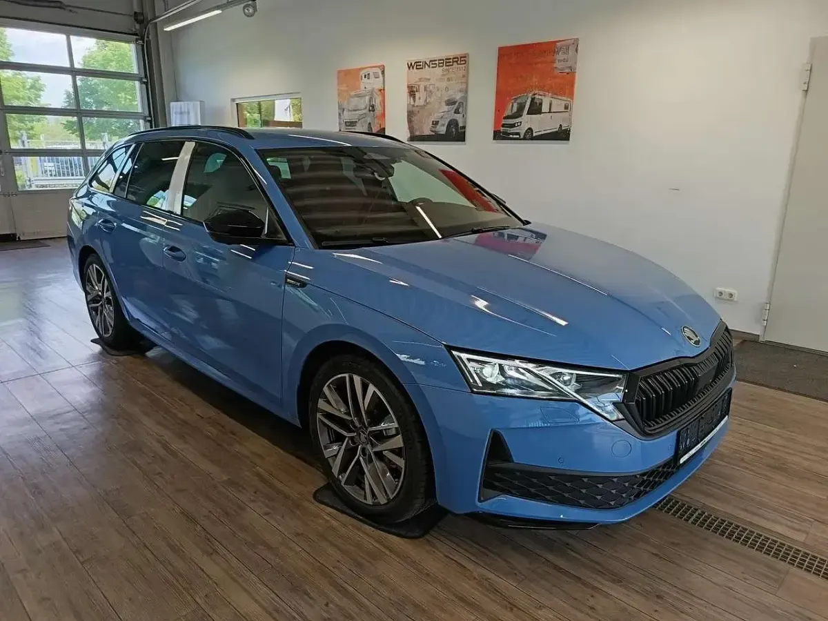 Neu Skoda Octavia SportLine 150 PS (110 kW) 2026 Blau Kombi