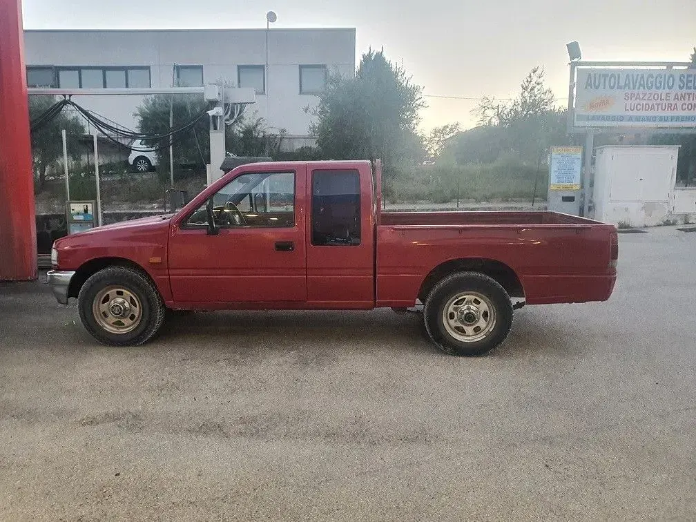 Gebraucht Isuzu Campo 76 PS (55 kW) 1993 Rot Pickup