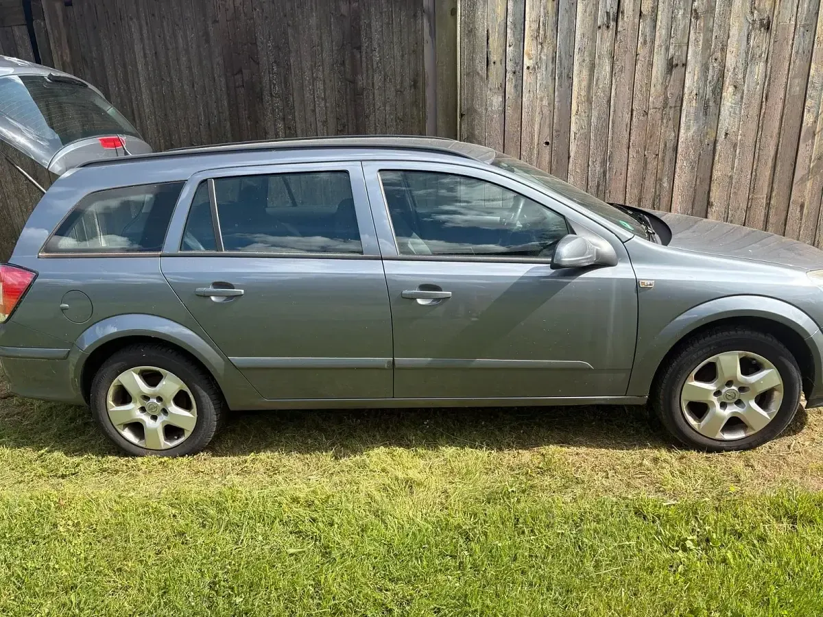 Gebraucht Opel Astra 90 PS (66 kW) 2007 Grau Kombi