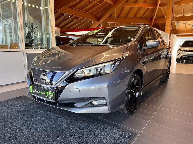 Gebraucht Nissan Leaf Acenta 110 kW (150 PS) 2022 Gun metallic (m) Kleinwagen
