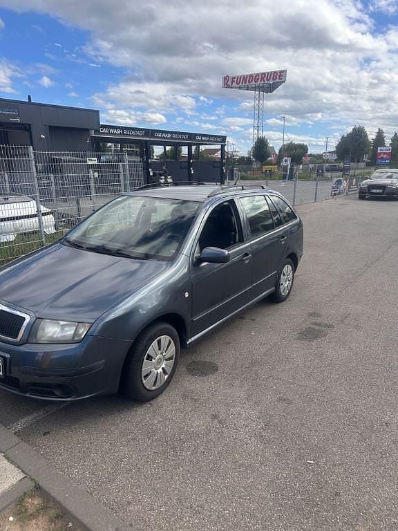 Blau Gebraucht 2007 Skoda Fabia Limousine | 2.100 € (Guter Preis) - Bild 1/4