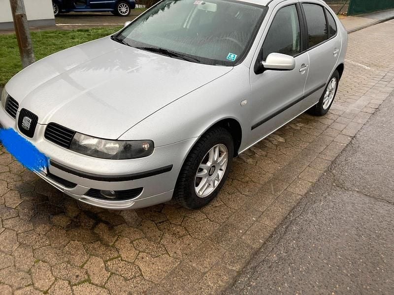 Silber Gebraucht 1999 Seat Leon Kombi | 950 € (Fairer Preis) - Bild 1/4