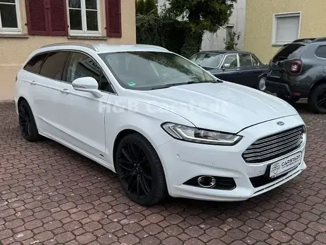 Gebraucht Ford Mondeo Titanium 180 PS (132 kW) 2019 Weiß Limousine