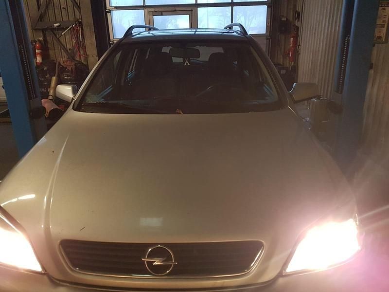 Silber Gebraucht 2003 Opel Astra Kombi | 1.500 € (Fairer Preis) - Bild 1/4