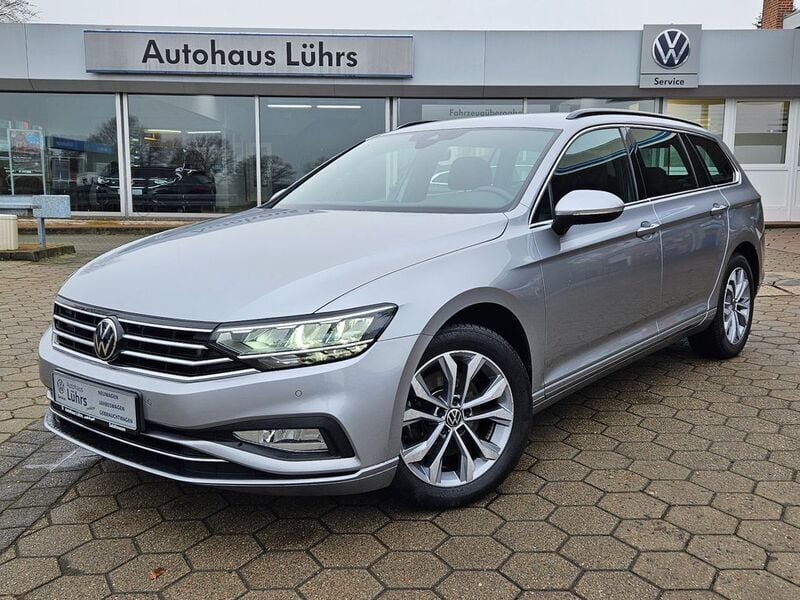 Pyritsilber metallic Gebraucht 2022 VW Passat Business Kombi | 25.679 € (Superpreis) - Bild 1/4