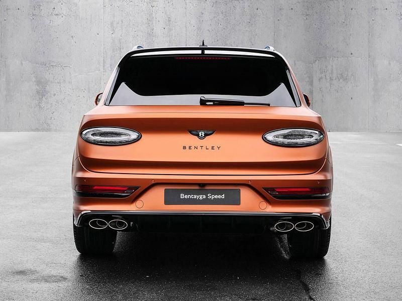 Neu Bentley Bentayga 650 PS (478 kW) 2026 Orange flame satin SUV
