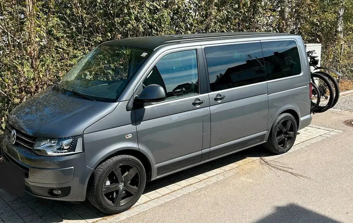 Gebraucht VW Multivan 179 PS (131 kW) 2015 Grau Van / Kleinbus