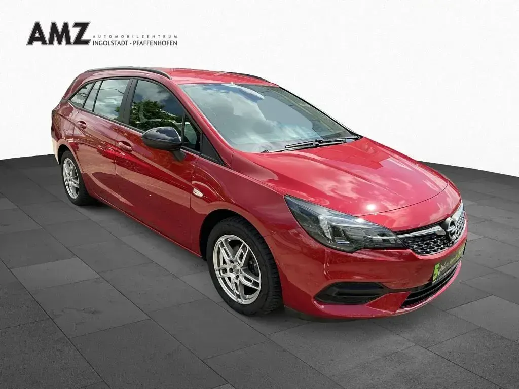 Gebraucht Opel Astra Edition 110 PS (80 kW) 2022 Chili rot/kardio rot Kleinwagen