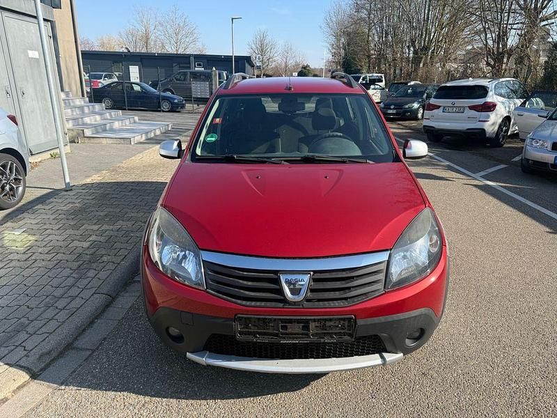 Gebraucht Dacia Sandero Stepway 88 PS (64 kW) 2012 Rot SUV
