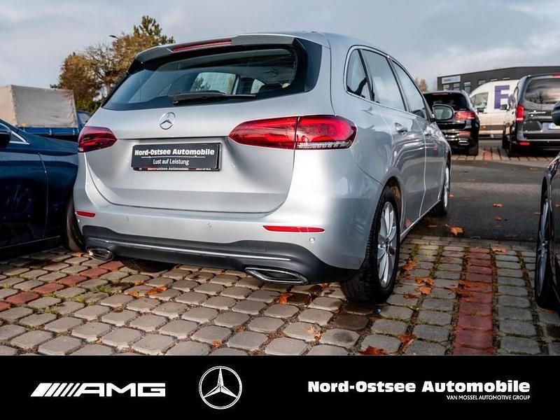 Gebraucht Mercedes B220 Progressive 190 PS (139 kW) 2021 Silber Van / Kleinbus