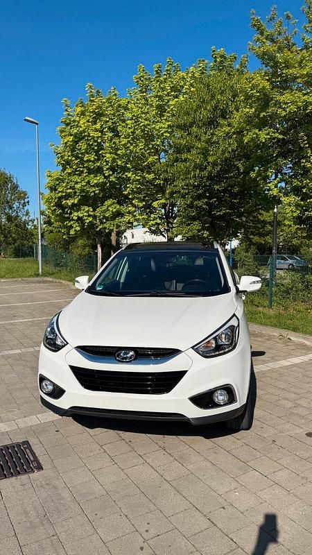 Weiß Gebraucht 2014 Hyundai ix35 SUV | 12.999 € - Bild 1/4