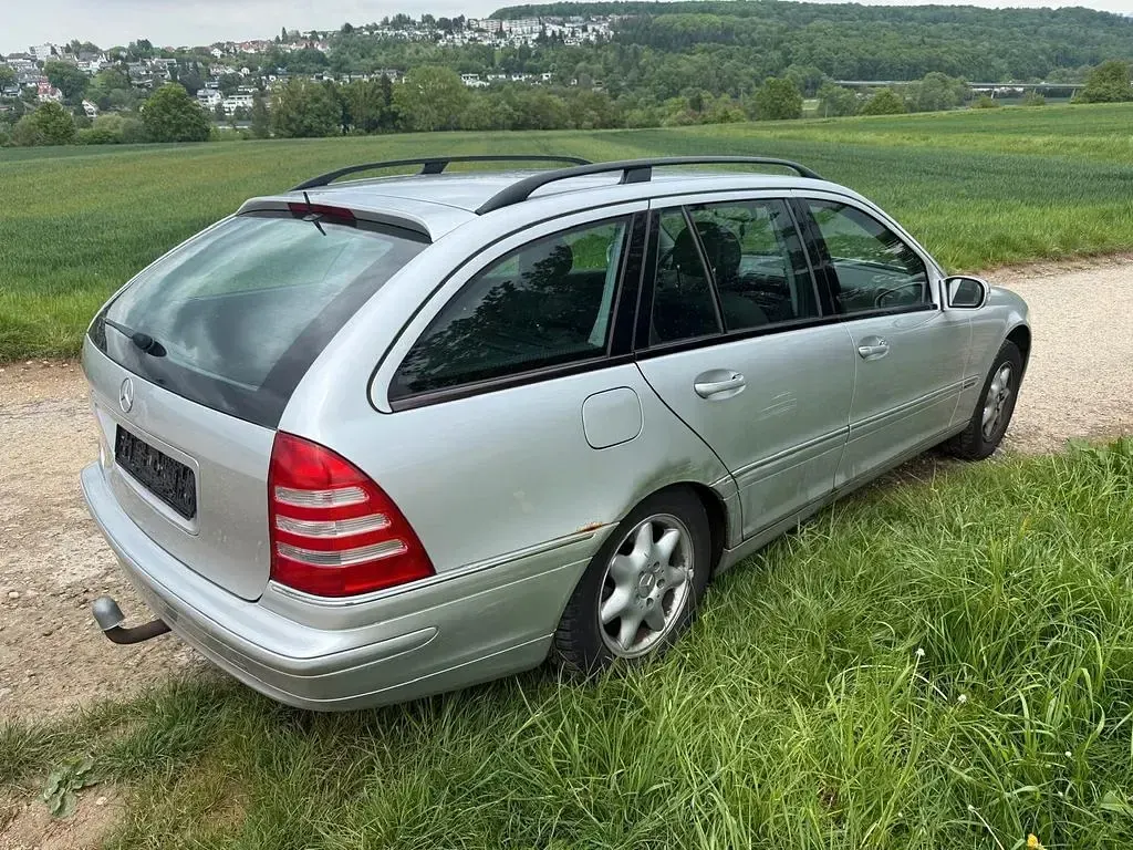 Gebraucht Mercedes C200 Elegance 163 PS (119 kW) 2002 Silber Limousine