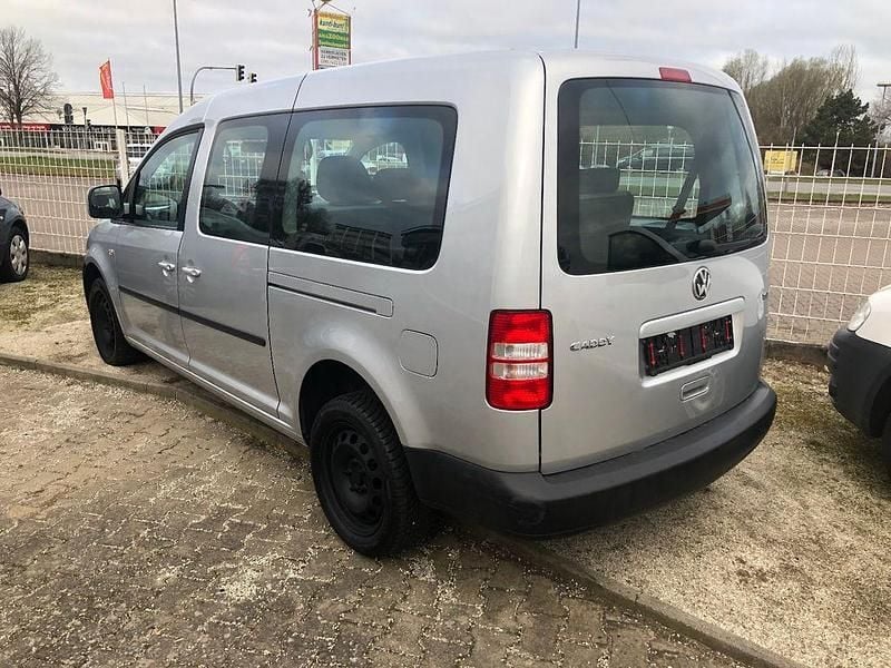 Gebraucht VW Caddy Maxi Trendline 105 PS (77 kW) 2011 Silber Van / Kleinbus