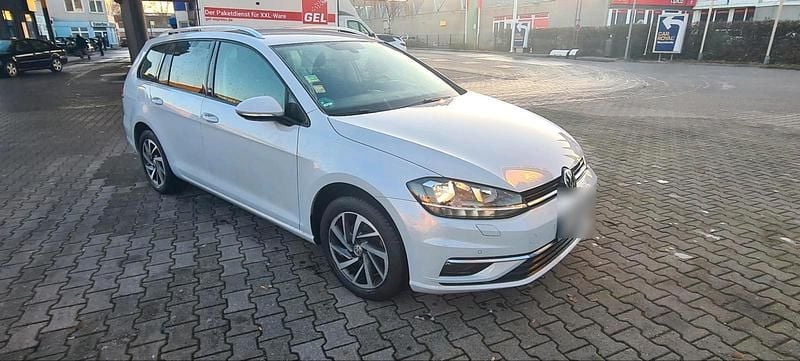 Gebraucht VW Golf VII 110 PS (80 kW) 2018 Weiß Kombi