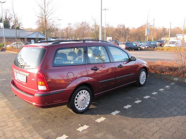 Gebraucht Ford Focus Viva 116 PS (85 kW) 2004 Rot metallic Kombi