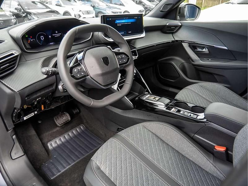 Gebraucht Peugeot 2008 Allure 145 PS (106 kW) 2025 Grau SUV